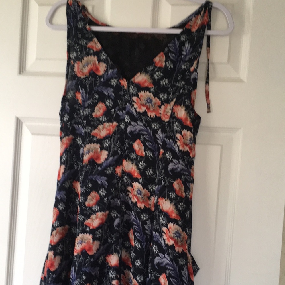 Summer Dress . - Picture 6 of 8